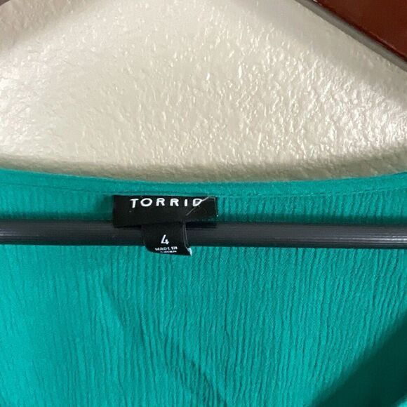 Torrid 4 Solid Emerald Green Gauze Top Smocked Peplum Midi Blouse Long Sleeve R3 - Picture 10 of 12
